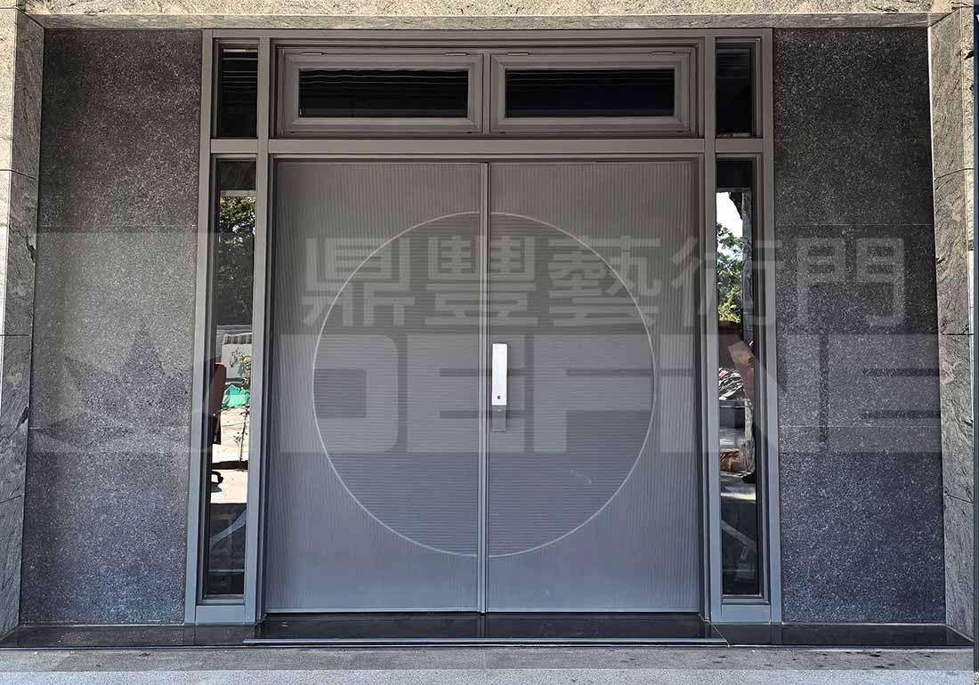 雙開圓如意鑄鋁門