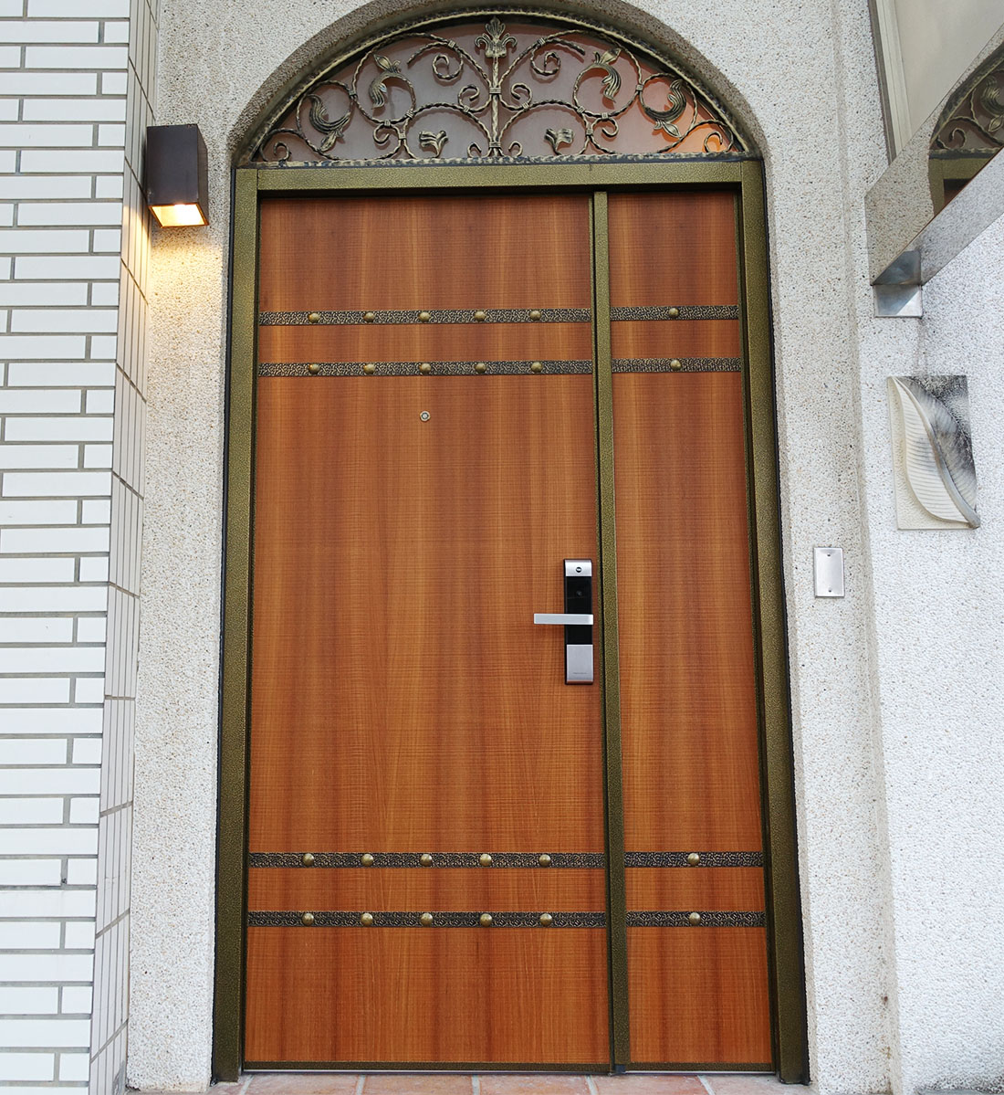 木紋鋼板門